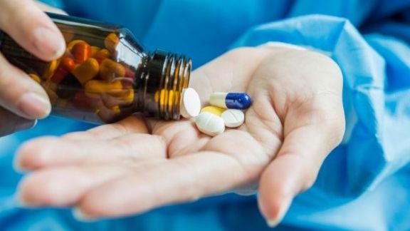 Banyak Obat Sirup yang Dilarang Akibat Gagal Ginjal Misterius, Ini Caranya Ajari Anak untuk Minum Obat Kapsul