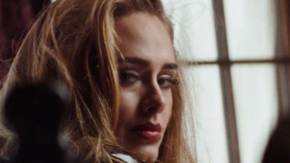 Makna Tersirat di Balik Lirik 'Easy on Me' Adele: dari Pengalaman Bercerai, Lagu Ini untuk Anak