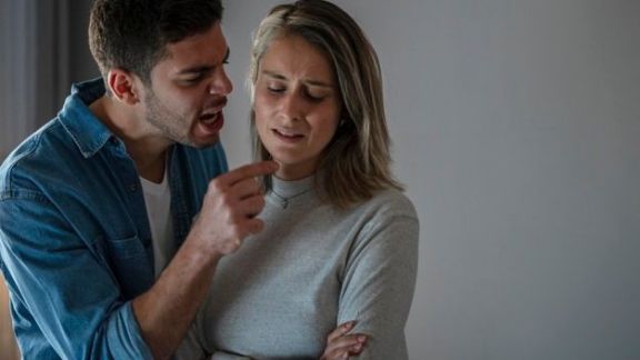 6 Hal Sensitif Ini Pantang Dibicarakan dengan Suami, Camkan Ya Moms!