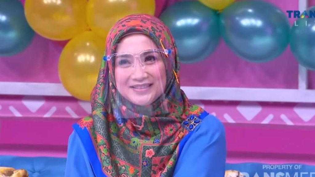 Bertolak Belakang dengan Krisdayanti, Desy Ratnasari Buka-bukaan soal Gaji Anggota DPR RI: Honornya Gedean Jadi Artis!