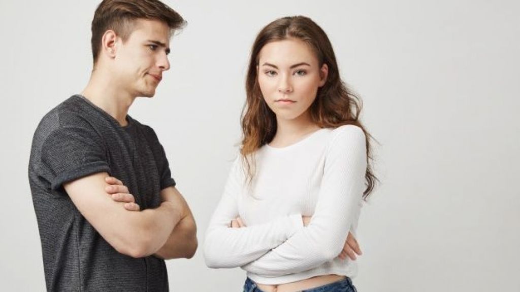 Perlu Pikir Dua Kali, Ini 3 Topik Pertengkaran yang Bisa Jadi Tanda Kalau Pasanganmu Bukan Orang yang Tepat, Jangan Denial Ya!
