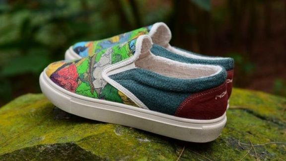Sepatu Unik dengan Design Fauna Langka, Indonesia Banget!
