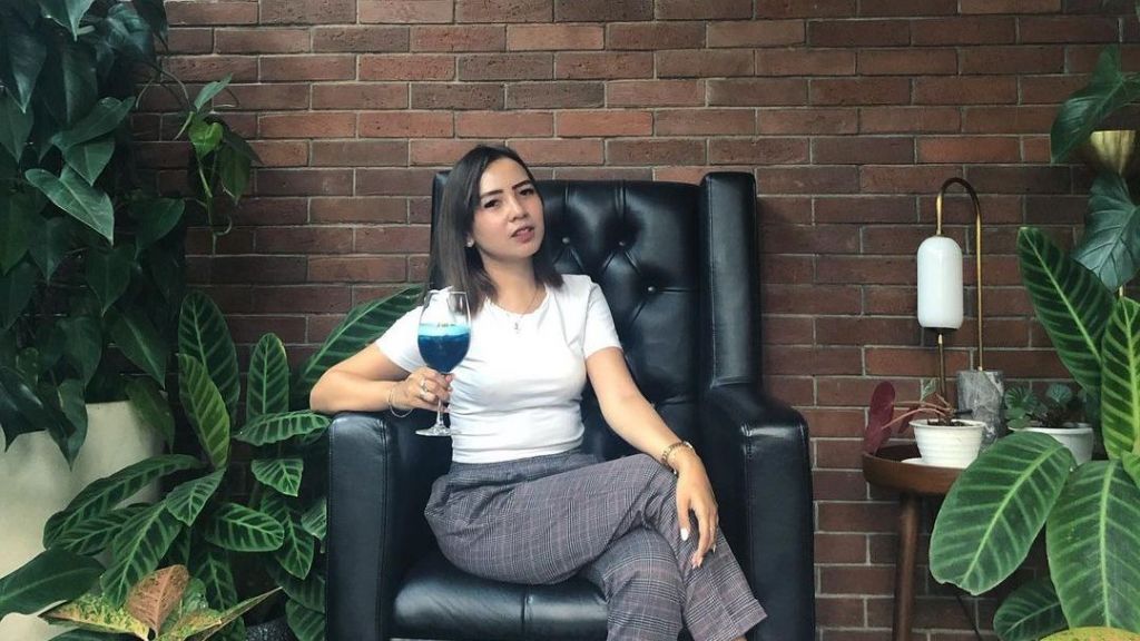 Pilu Melihat Korban Erupsi Gunung Semeru, Entrepreneur Muda Mona Queen Terjun Langsung untuk Beri Bantuan Korban Erupsi