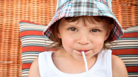 Awas, 4 Minuman Ini Gak Baik Dikonsumsi Anak