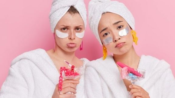 Bikin Skincare Bekerja dengan Baik, Ini 6 Cara Manjur Pakai Skincare yang Sering Diabaikan! Siap Punya Kulit Kencang dan Mulus?!