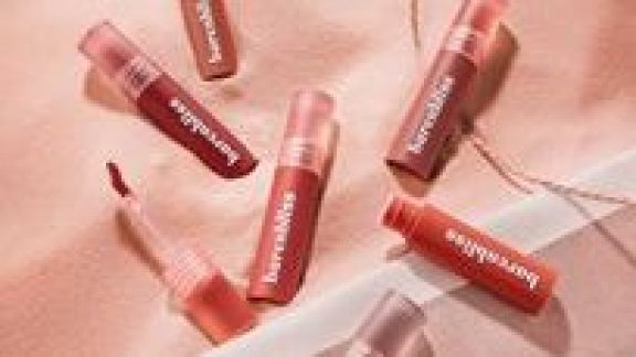 6 Shades Barenbliss: Lip Velvet Aroma Cherry, yang Bikin Kamu Cantik dan Ceria Seharian