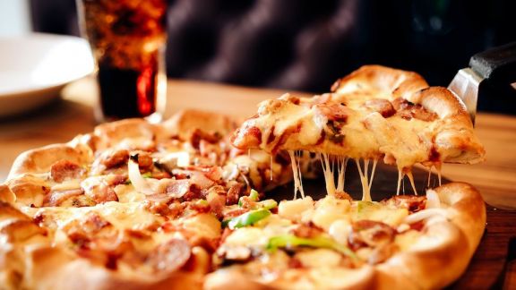 Gak Selamanya Buruk! Sering Dihindari saat Diet, Ternyata Ini Manfaat Pizza untuk Kesehatan yang Mesti Kamu Tahu!