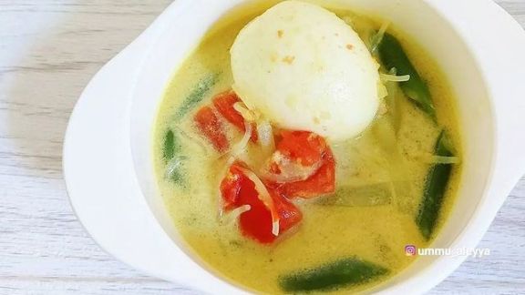 MPASI Ekonomis tapi Tetap Bergizi untuk Si Kecil, Catat Cara Buat Lodeh Telur yang Gak Bakal Kuras Isi Dompet