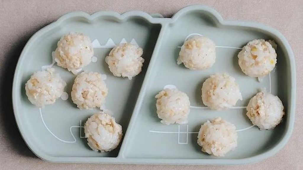 Trik Bikin Lemper untuk Cemilan Si Kecil yang Lagi GTM, Ternyata Gak Sulit Lho Moms