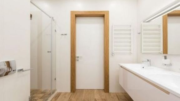 Kekurangan dan Kelebihan Pintu PVC untuk Kamar Mandi, Ternyata Pintu Ini Gak Boleh...