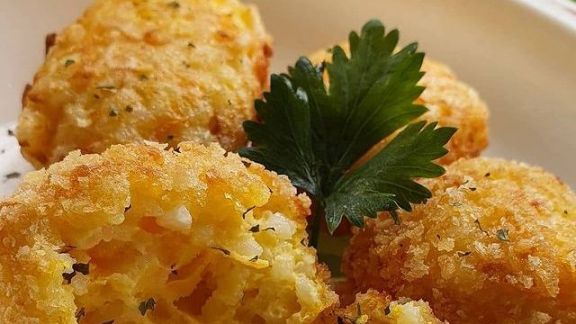 Trik Bikin Bola-Bola Nasi Keju, Cocok untuk Si Kecil yang Sedang GTM
