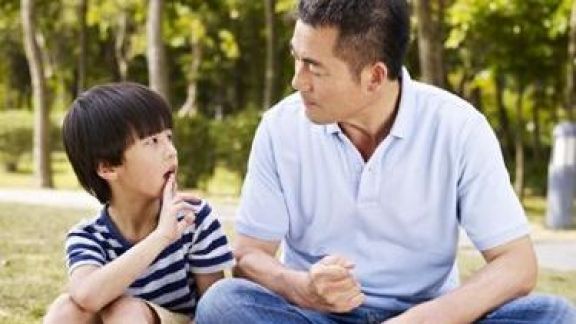Dads Wajib Tahu! Ini 6 Hal yang Dicontoh Anak Laki-laki dari Sang Ayah, Benarkah Bisa Pengaruhi Karakternya saat Dewasa?