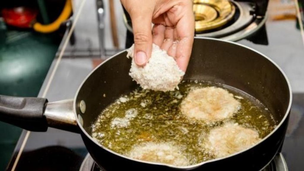 Jangan Goreng Ulang, Begini Cara Mengolah Gorengan Sisa yang Aman dan Sehat Ala Chef Sisca