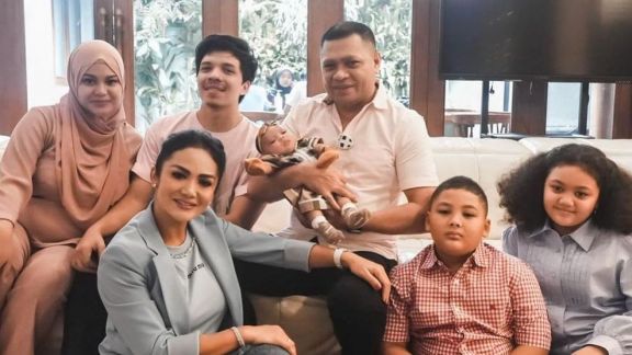Anak Krisdayanti dan Raul Lemos Hadiahkan Sepatu Puluhan Juta ke Atta Halilintar: Keluarga Bukan Kaleng-kaleng!