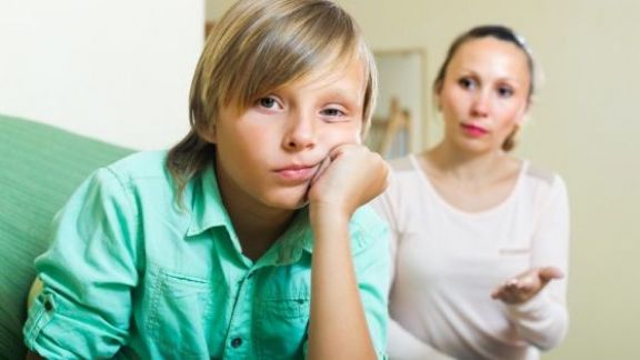 Duh Jangan Sampai Gini Ya Moms! Ini 5 Perilaku Ibu Toxic yang Bisa Berdampak pada Kehidupan Anak, Sampai Besar Gak Hilang!