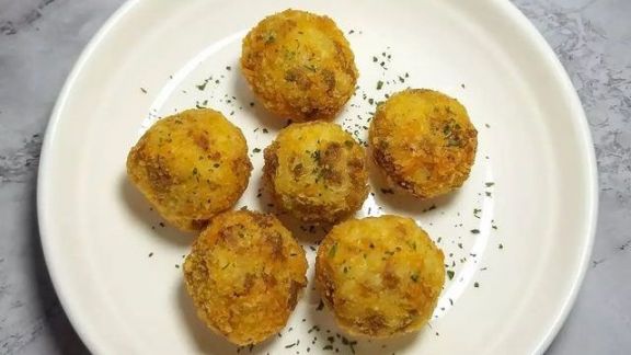 Trik Bikin Tuna Rice Cake,Camilan Sehat untuk Si Kecil yang Hobi Makan