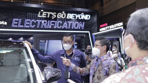 Demi Penuhi Kebutuhan Konsumen, PLN Dukung Toyota Kembangkan Kendaraan Listrik di Tanah Air