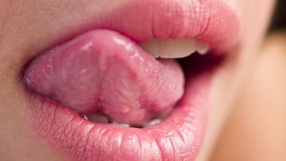 Dokter Boyke Bongkar Cara Merangsang Pasangan Pakai Mulut dan Lidah yang Enak, Bisa Raih Orgasme dengan Mudah!