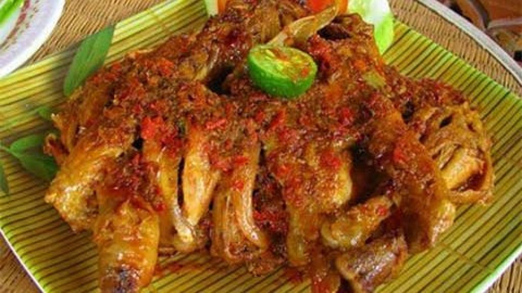 Biang Kerok Nasi Ludes! Ini Resep Ayam Betutu Khas Bali Simple dan Enak, Dijamin PakSu Ketagihan!
