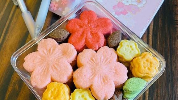 Resep Mudah Bikin Kue Kering Sakura untuk Si Kecil Pakai Buah Naga, Lebih Sehat Moms