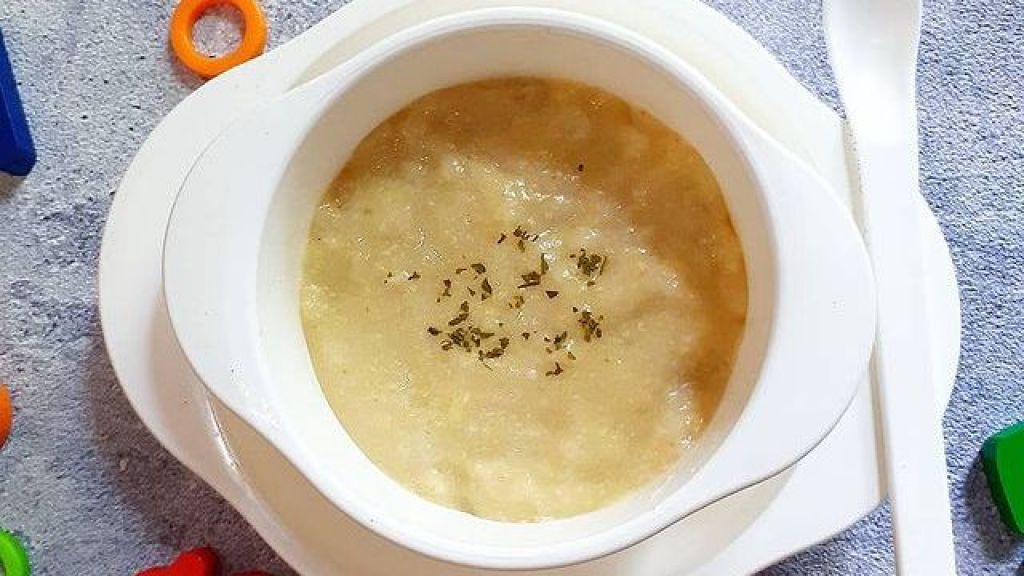 Trik Bikin Bubur dari Ayam Mentega, Buatnya Simpel Rasanya Super Uenak!