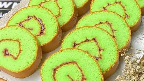 Anti Gagal! Resep Bolu Gulung Pandan, Super Lembut dan Mudah Dibuat