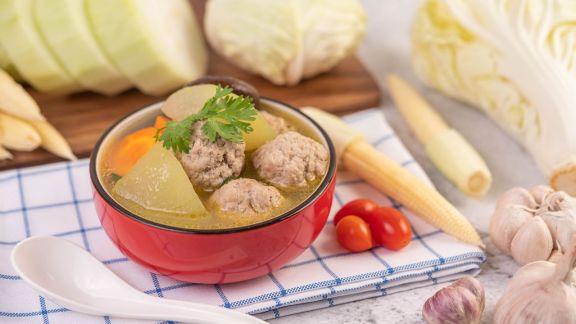 Resep Sup Bola Ayam Sayur, Rekomendasi Hidangan saat Musim Hujan