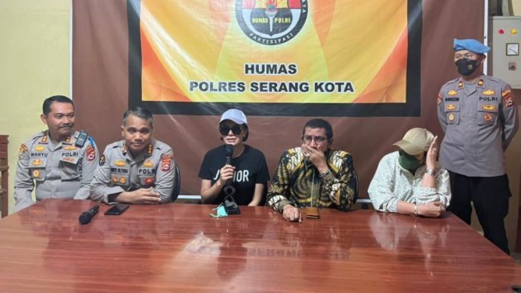 Rumahnya Disatroni Polisi, Ternyata ini Alasan Nikita Mirzani Penuhi Panggilan Penyidik: Wajib Patuh pada Proses Hukum