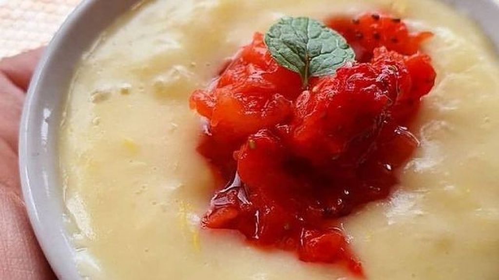 Cara Buat Vanilla Stroberi yang Rasanya Bisa Bikin Tantrum Anak Kabur