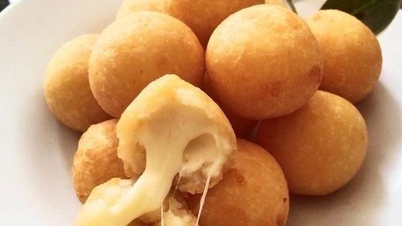 Resep Donat Mozarella, Cemilan Enak Cuma 3 Bahan Aja, Yuk Recook Moms!