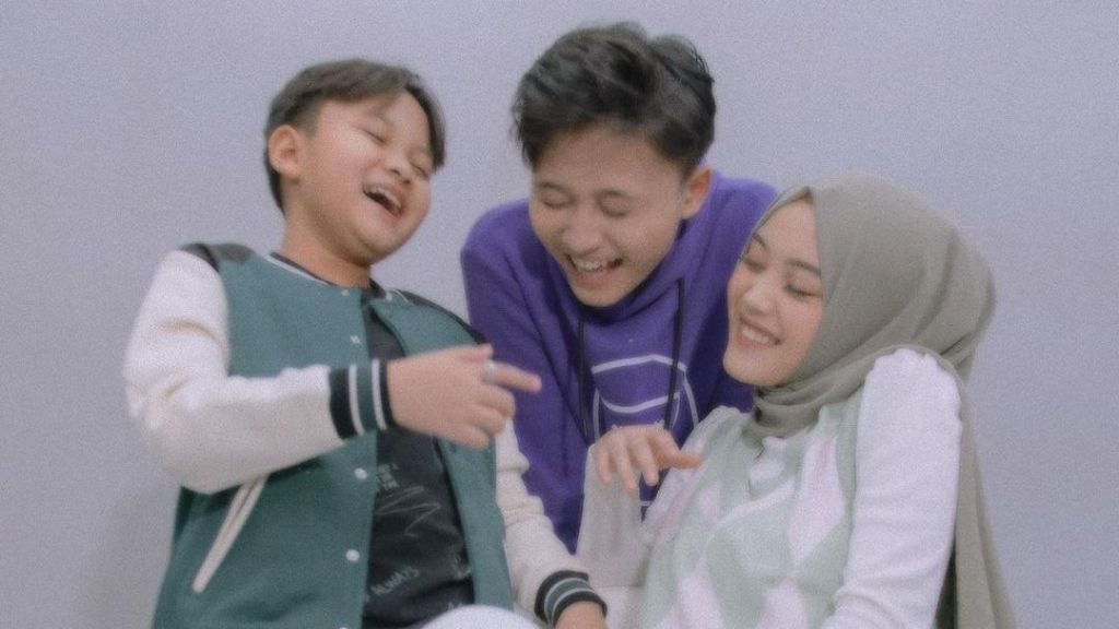 Putri Delina Kembali Dihujat Karena Terlihat Bahagia Saat Adik Tampak Murung Usai Nathalie Holscher Pergi: Ferdi Butuh Bundanya!