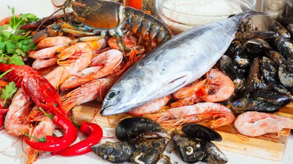 Berguna Banget! 5 Tips Simpan Olahan Seafood Agar Tetap Aman Dimakan, Moms Sudah Tahu?