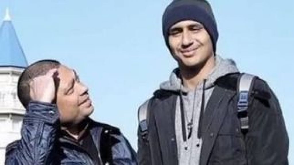 Ngobrol Bareng Ibunda KD, Paras Tampan Bujang Raul Lemos dari Istri Pertama Tuai Sorotan: Gak Mirip Bapaknya Sedikitpun, Ini Ganteng Banget!