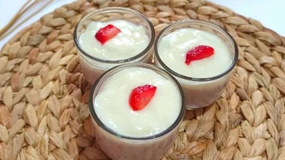 Cara Buat Strawberry Puding Vla, Cemilan Lembut yang Cocok untuk Bayi Ketika Tumgi