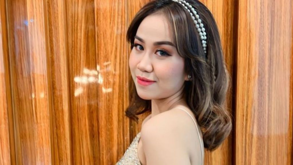 Pamer Foto Mesra dengan Nicky Tirta Saat Rayakan Ulang Tahun yang Ke-20 Tahun, Mayang Kembali Dirujak Warganet: Bajunya...