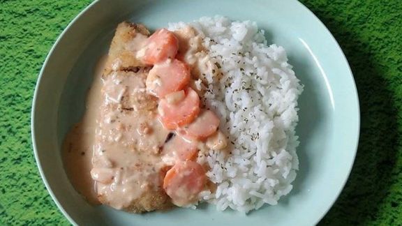 Cara Buat Tuna Krispi Siram Saus Salted Egg untuk Menu Makan Siang Anak, Buatnya Mudah Rasanya Mewah Moms