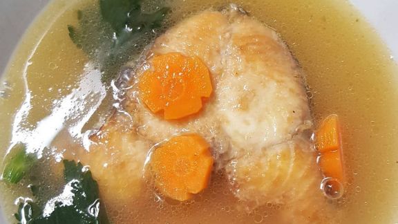 Cara Buat Sop dari Bahan Ikan Tenggiri, Dijamin Gak Bakal Bau Amis Moms