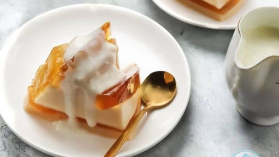 Cara Buat Puding Susu Karamel, Lembutnya Bikin Si Kecil yang Lagi Tumgi Nyaman
