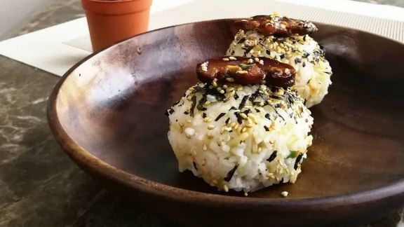 Cara Buat Onigiri Rice Ball, Ide Sarapan Simpel untuk Anak Tantrum