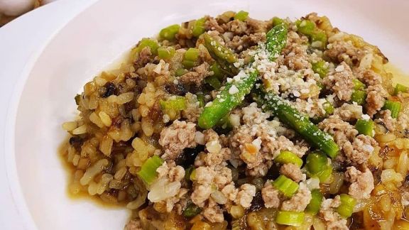Cara Mudah Buat Chicken Mushroom Risotto, Meski Pakai Beras Biasa Rasanya Tetap Lezat Moms
