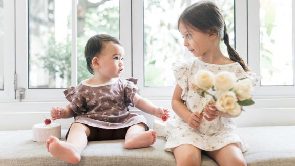 Harus Aman dan Nyaman, Ini Dia 5 Tips Pilih Baju untuk si Kecil ala Little Palmerhaus, Catet Moms!