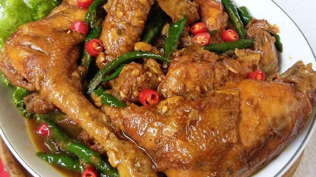 Resep Ayam Bumbu Rempah Cabe Ijo, Lezatnya Menggugah Selera Makan