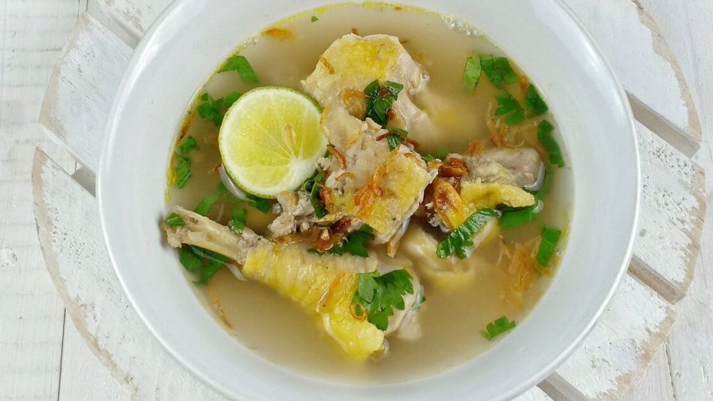 Resep Sup Ayam Kampung Rempah yang Efektif untuk Redakan Sakit Flu, Rasa Kuahnya Segar dan Gurih Banget Moms!