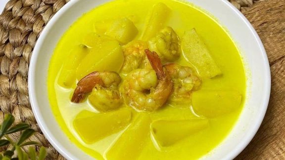 Cara Buat Opor Unik dari Bahan Kentang dan Udang, Rasanya yang Enak Bisa Bikin Si Kecil Kalap