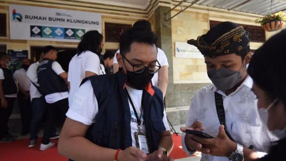 Relawan Bakti BUMN Ikut Turun Tangan Demi Naikkan Kelas UMKM di Rumah BUMN Klungklung Bali