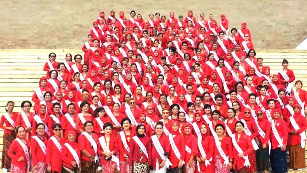Berjuang Meningkatkan Kuliatas Perempuan Indonesia, Pertiwi Indonesia Tampil Memesona Sebagai Penjaga Bendera Pusaka di HUT RI ke-77