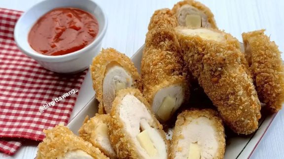 Cara Bikin Cemilan Ayam Gulung Keju, Pas Disantap Ketika Kumpul Keluarga