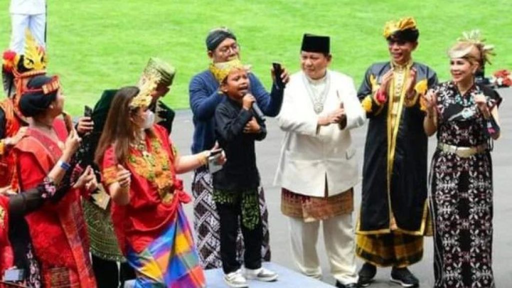 Membanggakan! Bisa Nyanyi Depan Presiden Jokowi, Siapa Sih Sosok Farel Prayoga yang Bikin Ambyar Satu Indonesia, Yuk Kenalan...