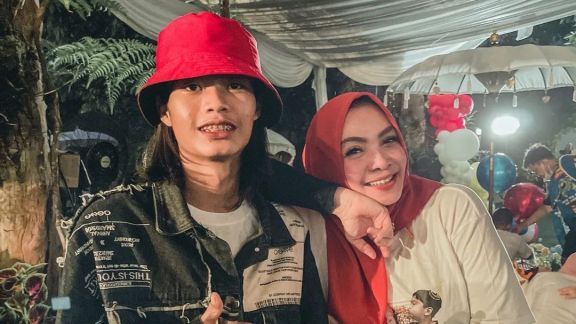 Disawer Nenek Sultan, Ekspresi Bonge Joget Bareng Rieta Amalia Bikin Ngakak: Merah Semua!!