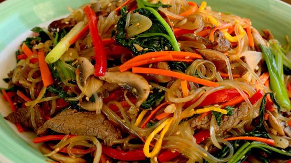 Resep Japchae, Bihun Korea yang Super Lezat dan Menggiurkan!